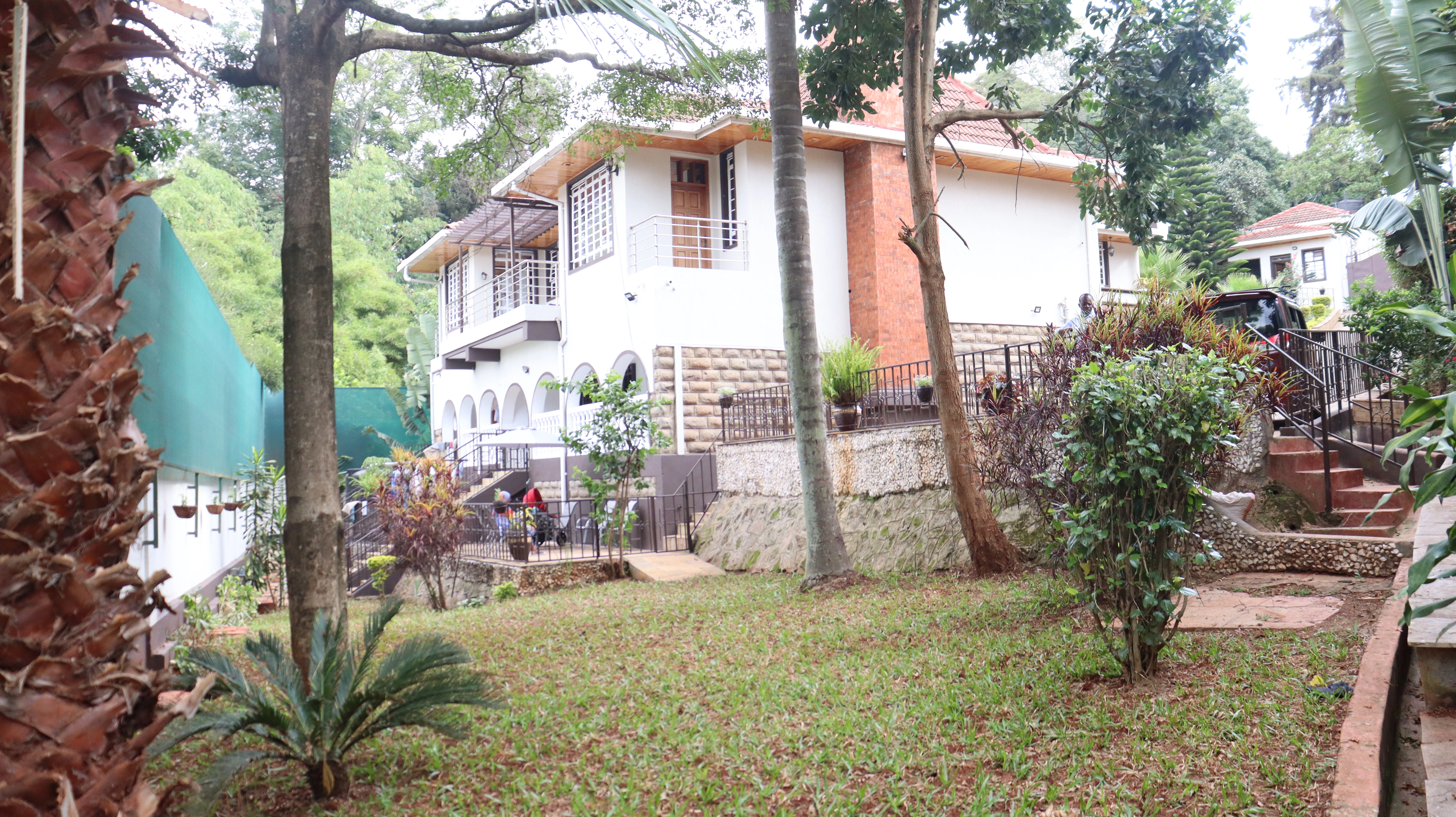 Lavington Residence — Stair